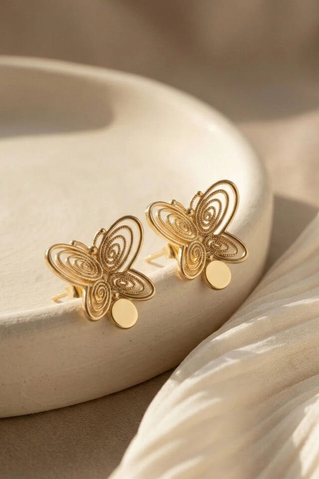 Füsün Masumiyet Müzesi Kelebek Küpe Pullu Altın Kaplama