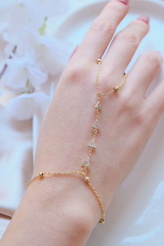 Gold Zirkon Taşlı Ucgen Şahmeran