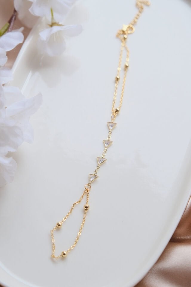 Gold Zirkon Taşlı Ucgen Şahmeran