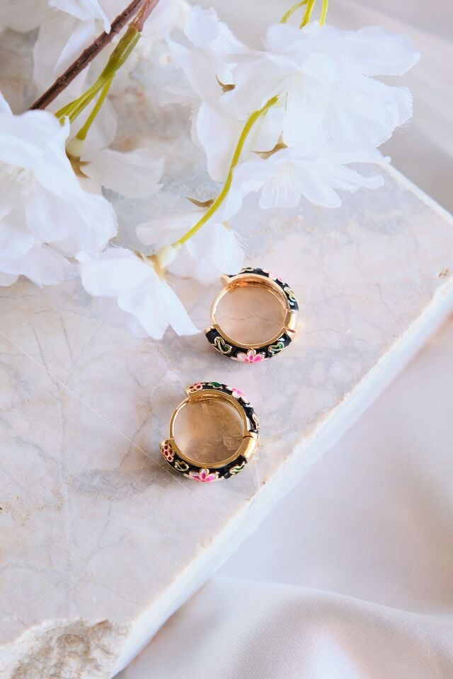 Daisy Mavi Siyah Pembe Mineli Halka Çelik Küpe