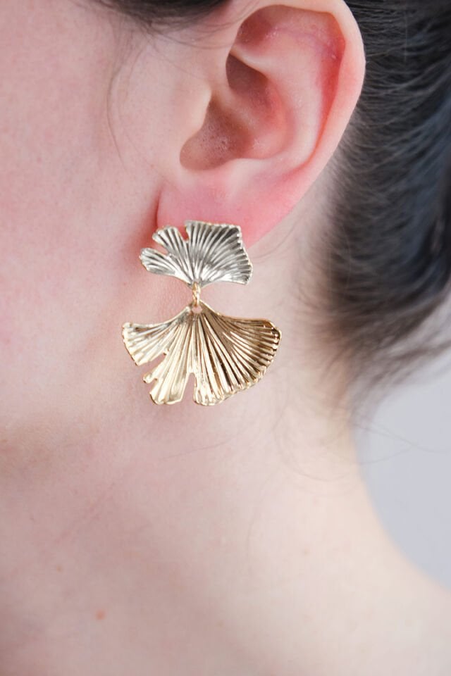 Gold Ve Silver 2 Renk Sallantılı Çizgili Yaprak Küpe