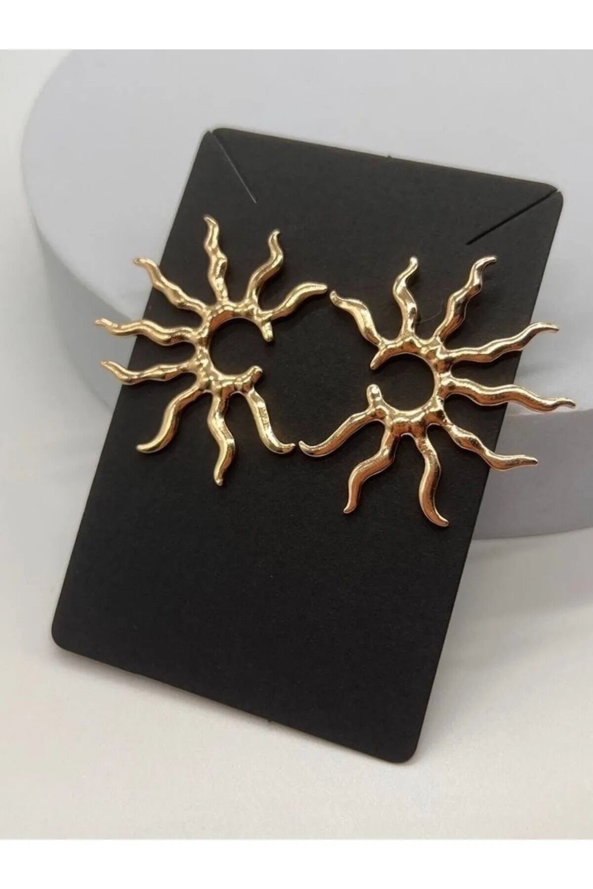 Güneş Figürlü Gold Renk Küpe