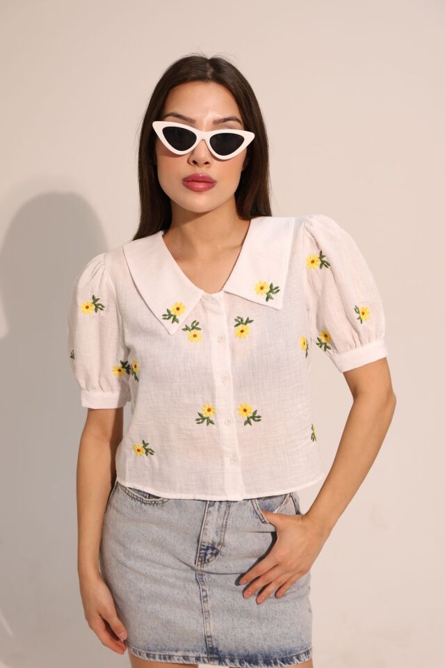 Papatya Desenli Beyaz Kısa Kollu Keten Gömlek