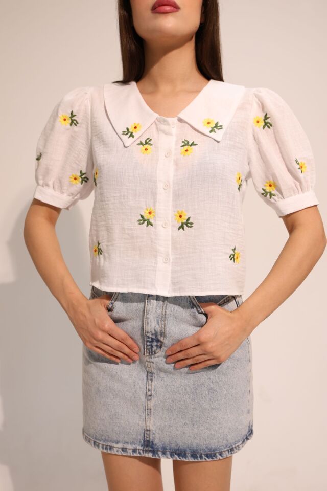 Papatya Desenli Beyaz Kısa Kollu Keten Gömlek