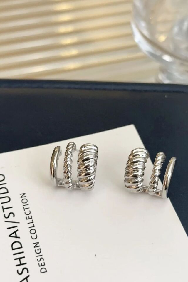 Gümüş Kaplama 3'lü Burgu Kıkırdak Görünüm Küpe Çifti