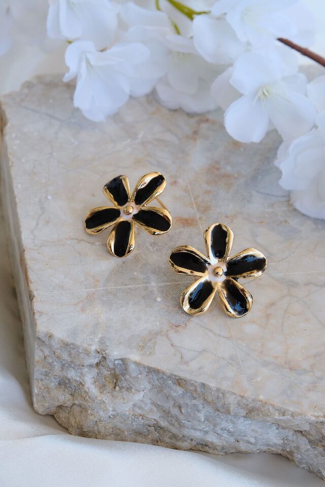 Siyah ve Beyaz Mineli Papatya Küpe