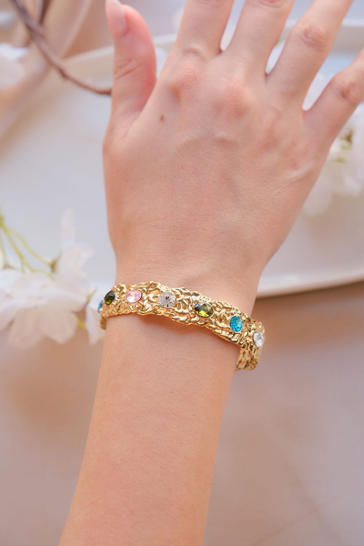 Gold Vintage Renkli Zirkon Taşlı Çelik Kelepçe Bileklik
