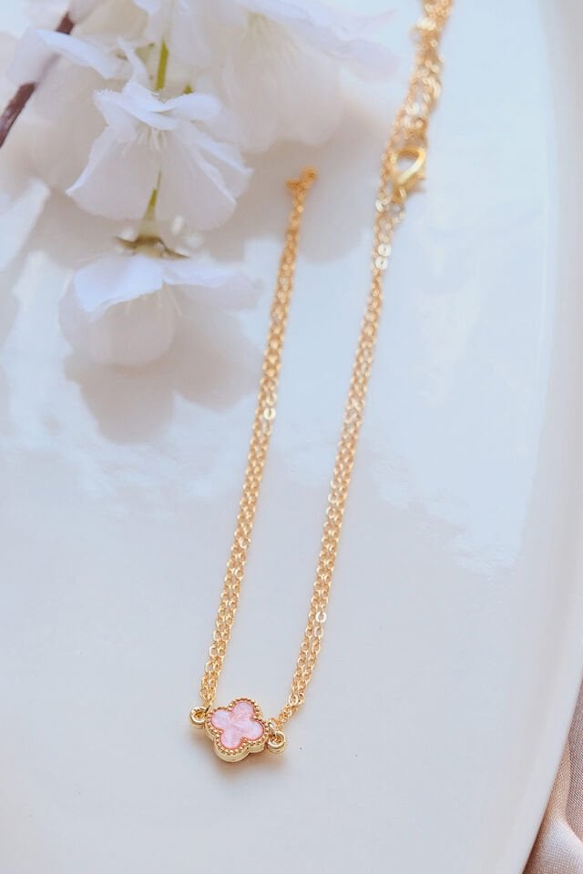 Gold Pembe Doğal Taşlı Yonca Şahmeran