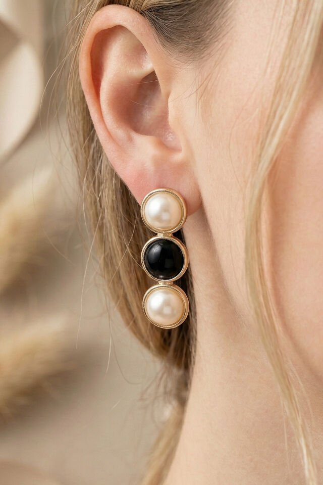 Gold Üçlü Siyah Ve Beyaz Sedefli Küpe