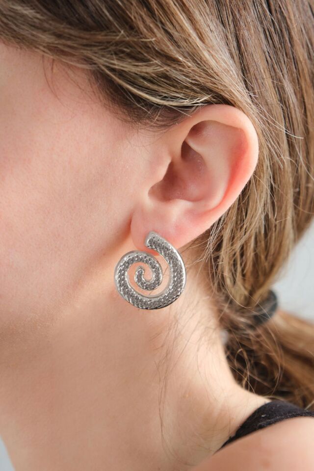 Gümüş Kaplama Snail Küpe Döngü Desen