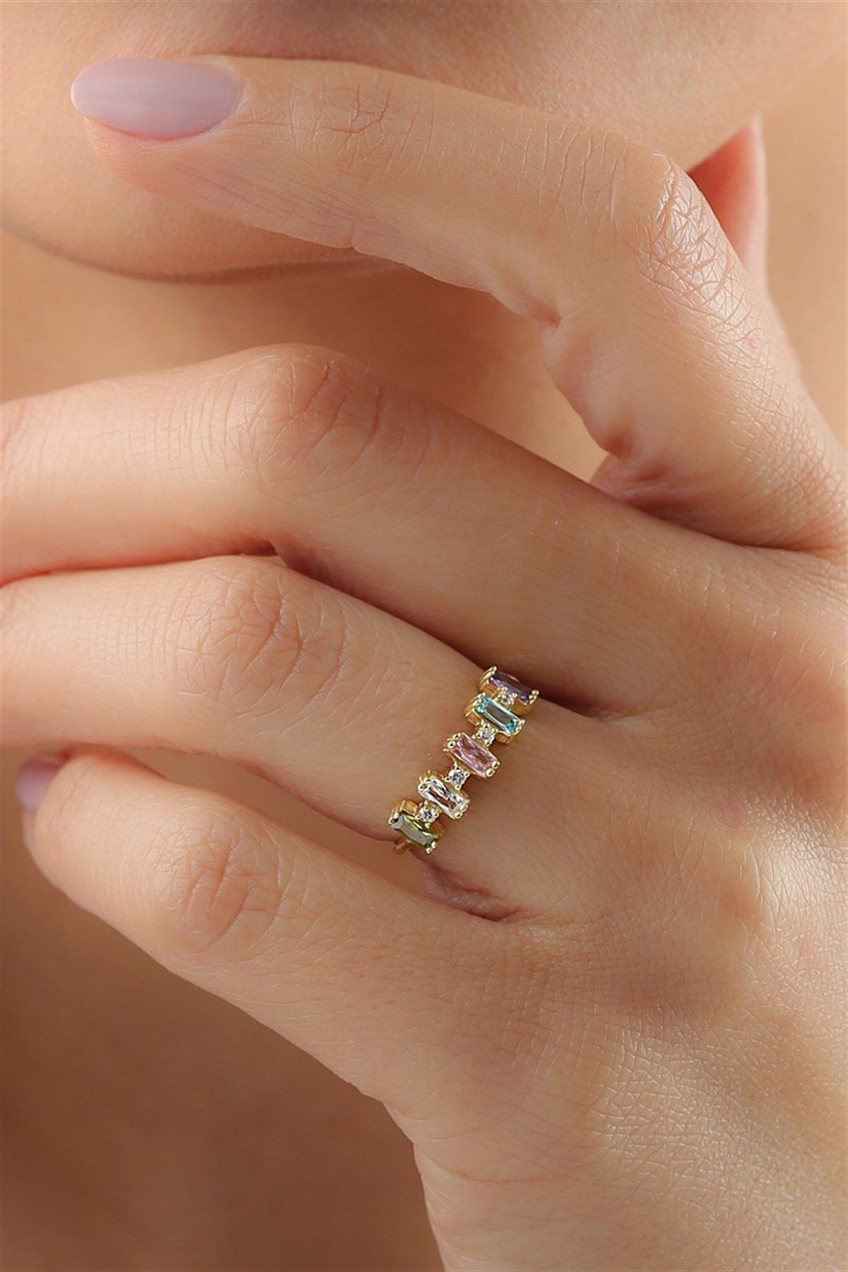 Gold Renkli Baget Taşlı Çelik Yüzük