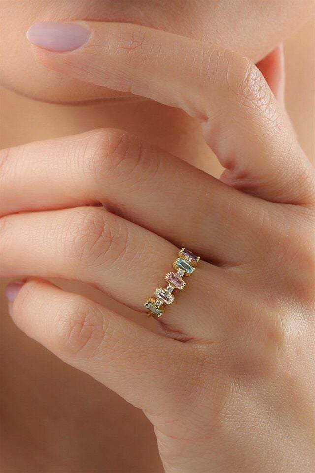 Gold Renkli Baget Taşlı Çelik Yüzük