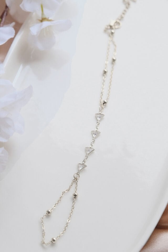 Silver Zirkon Taşlı Ucgen Şahmeran