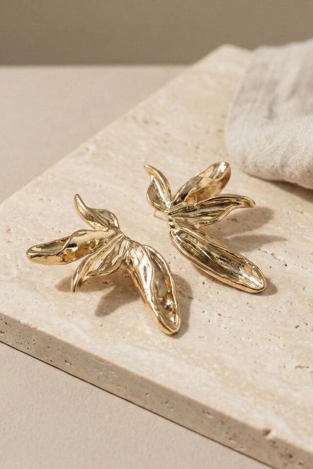 Gold Premium Kararmaz Hafif Ayrık Yaprak Küpe
