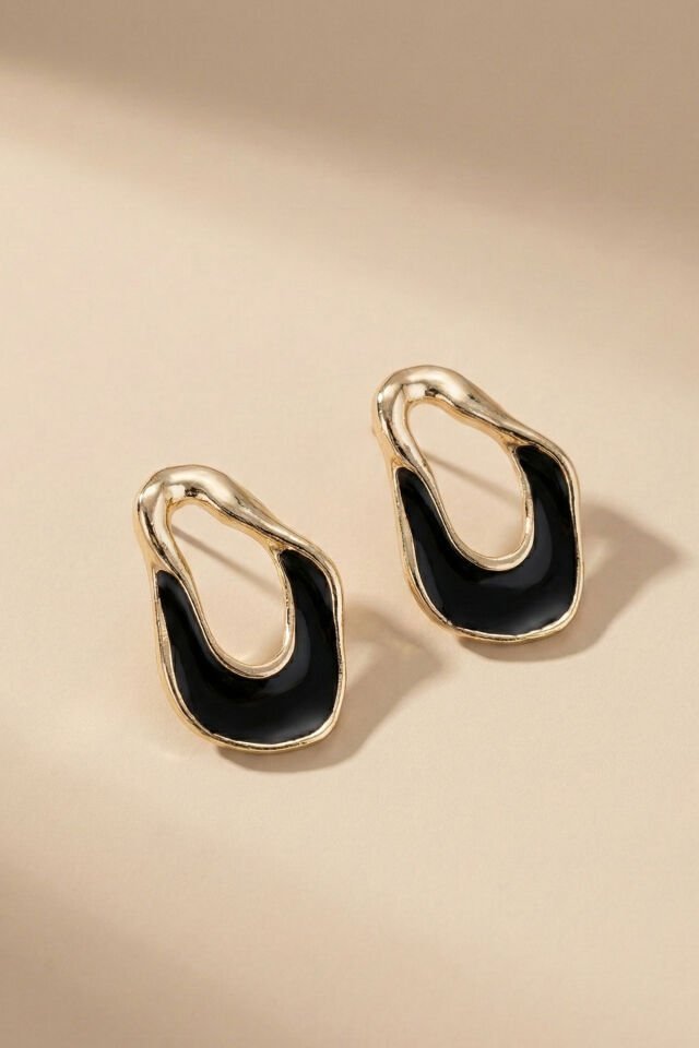 Gold Hole Siyah Mineli Küpe