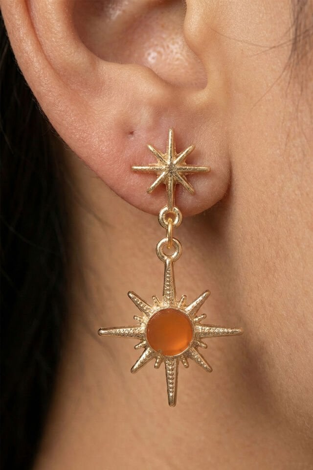 Gold Bal Rengi Detaylı Sallantılı Kuzey Yıldızı Küpe