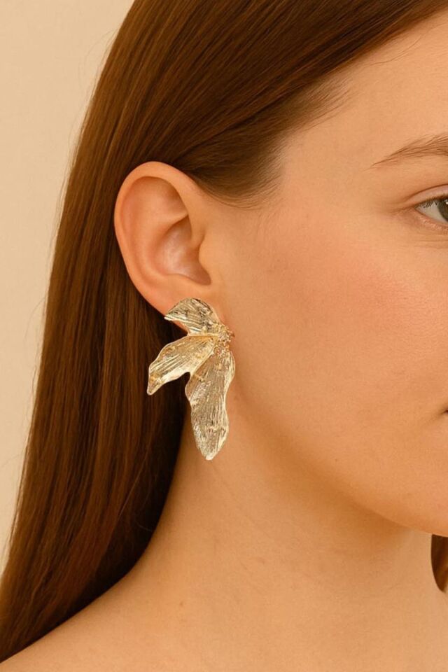 Gold Palmiye Yaprağı Desenli Küpe