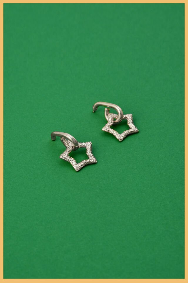 Gümüş Kaplama Desenli Sallantı Yıldız Küpe Seti