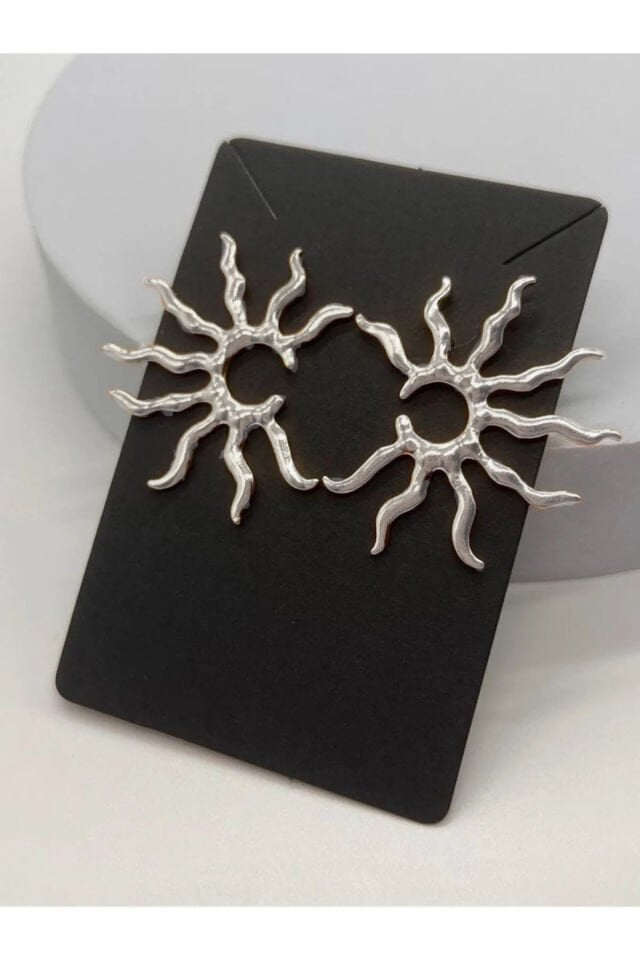 Güneş Figürlü Gümüş Renk Küpe