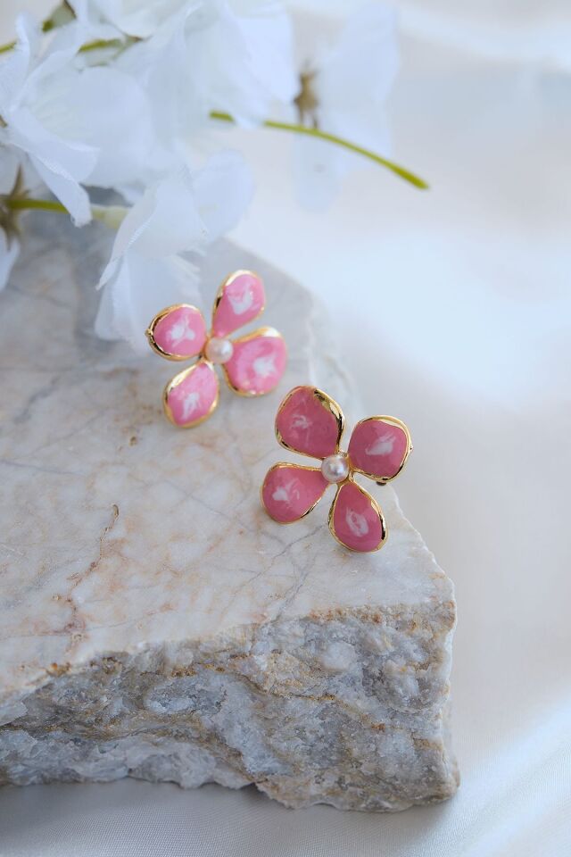 Altın Kaplama İncili Pembe Mineli Çiçek Küpe