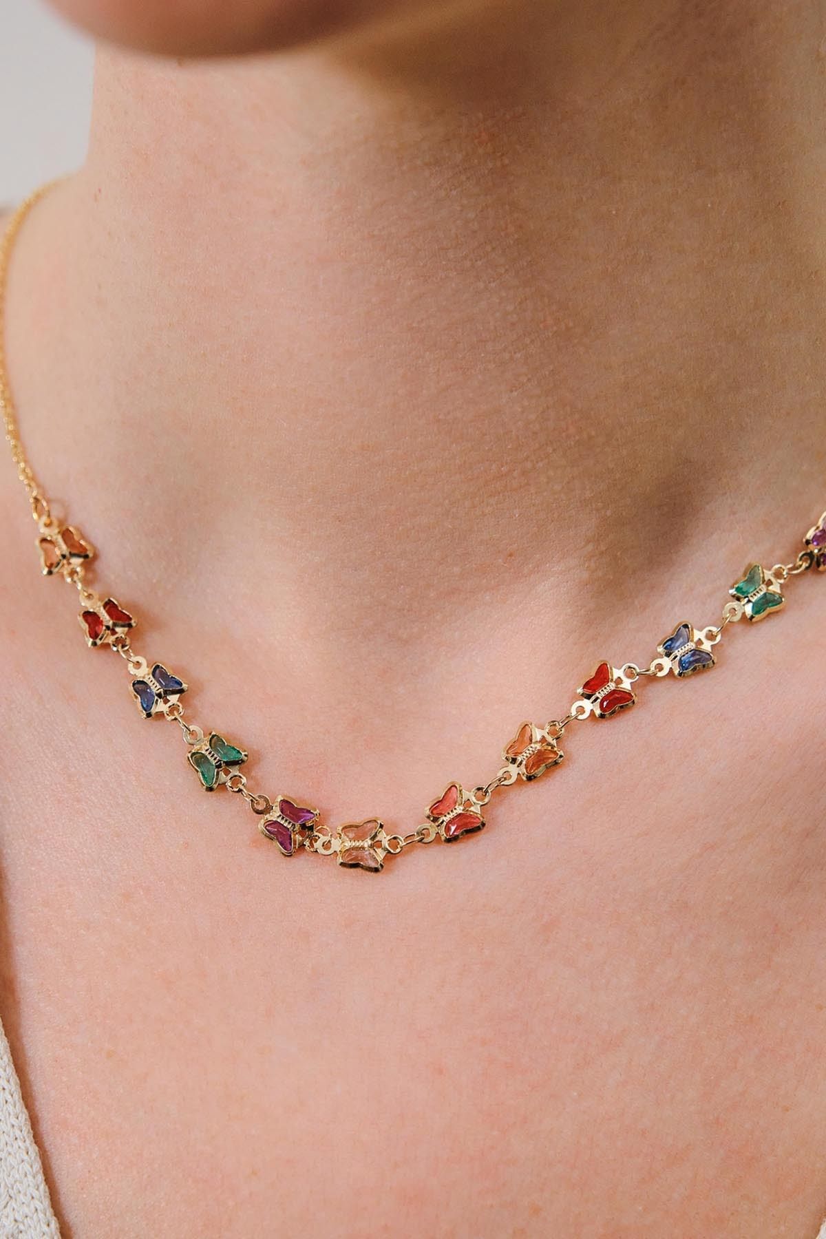 Gold Renkli Taşlı Kelebek Kolye