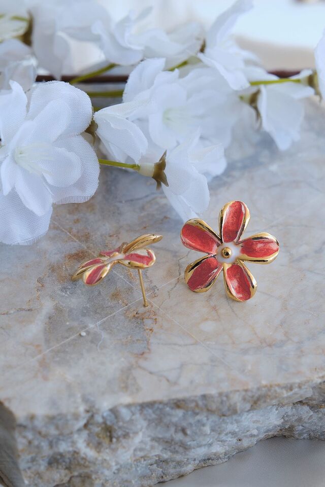 Kırmızı ve Beyaz Mineli Papatya Küpe