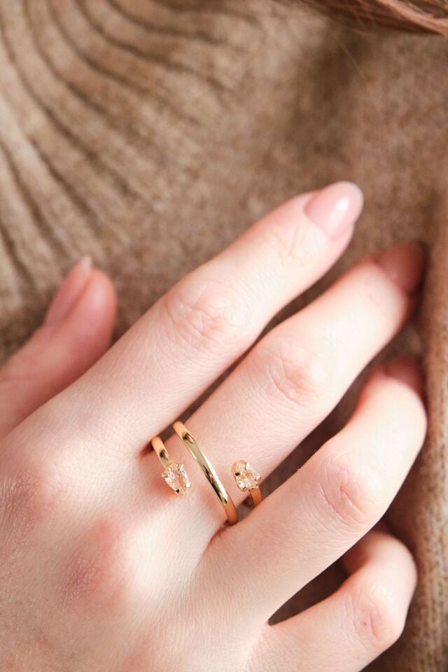 Gold Markiz Taşlı Loop Yüzük