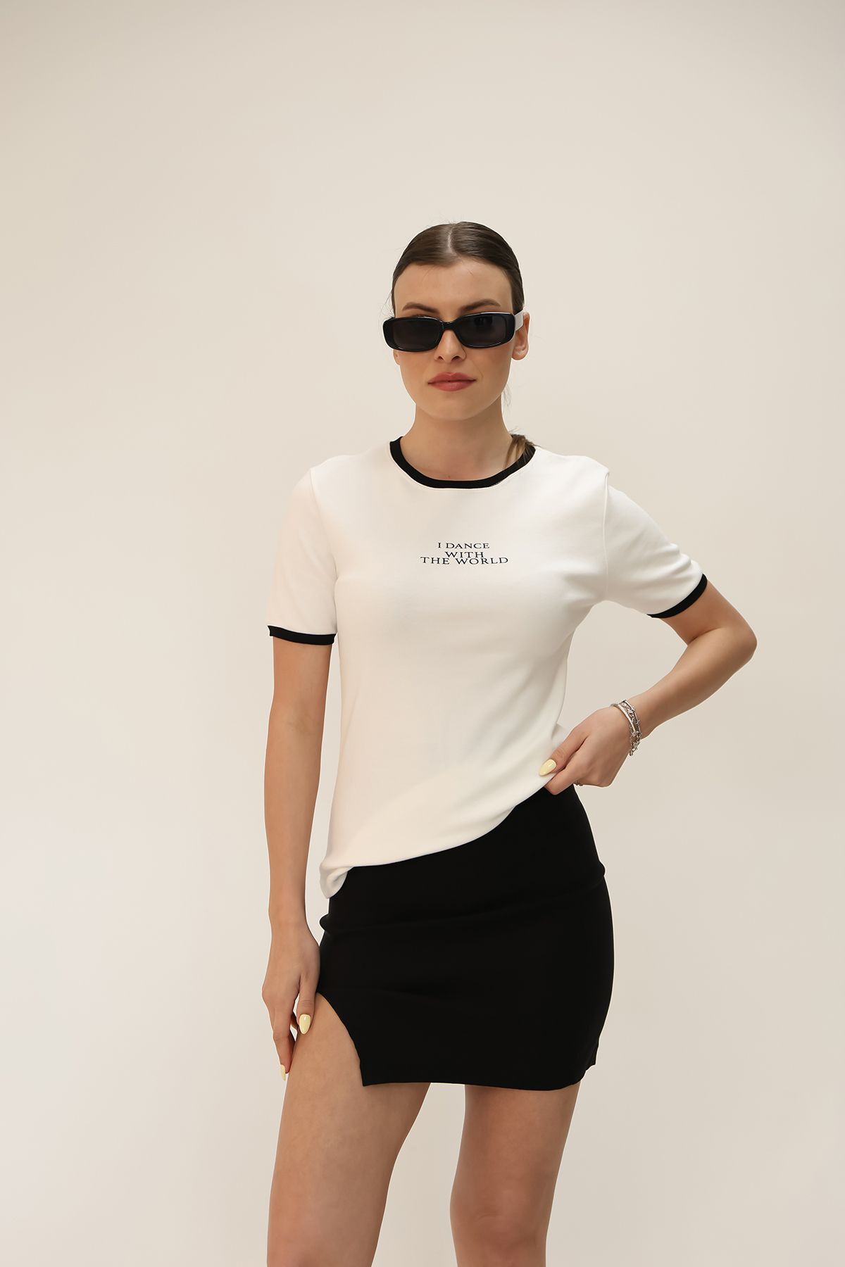 Dance Beyaz Soft Touch (Yumuşak Doku) Tişört