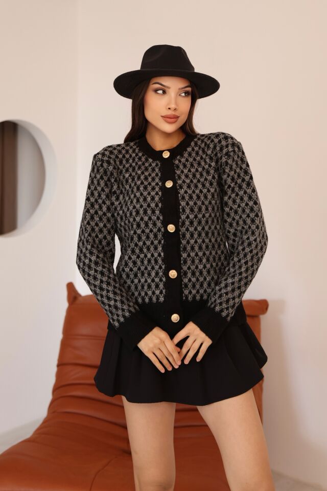 Kadın Siyah Gri Bisiklet Yaka Gold Düğme Detaylı Desenli Triko Hırka